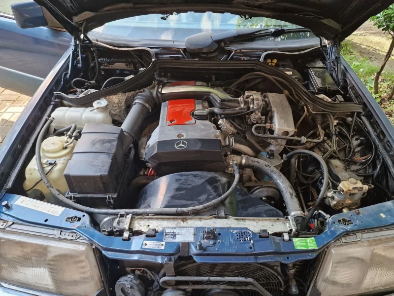 Mercedes-Benz 124 КУПЕ, снимка 3 - Автомобили и джипове - 53041386