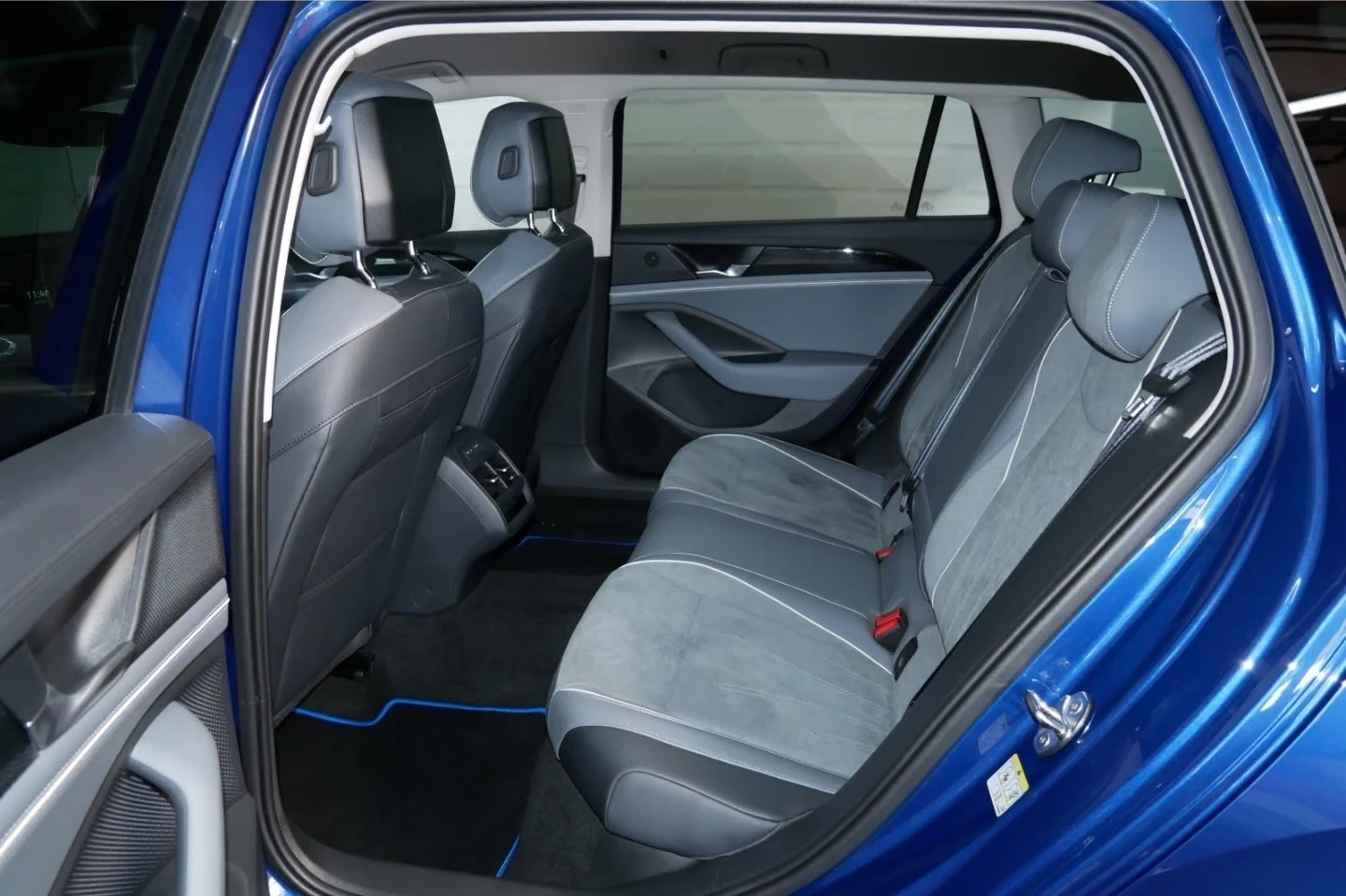 VW Passat 2.0 TDI , снимка 7 - Автомобили и джипове - 6966999