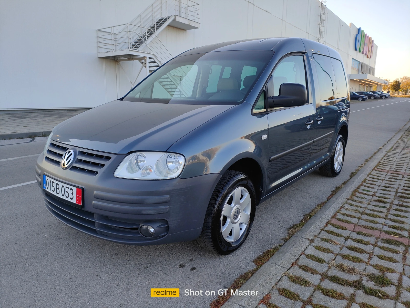 VW Caddy 1.9TDI-105кс.LIFE - изображение 2