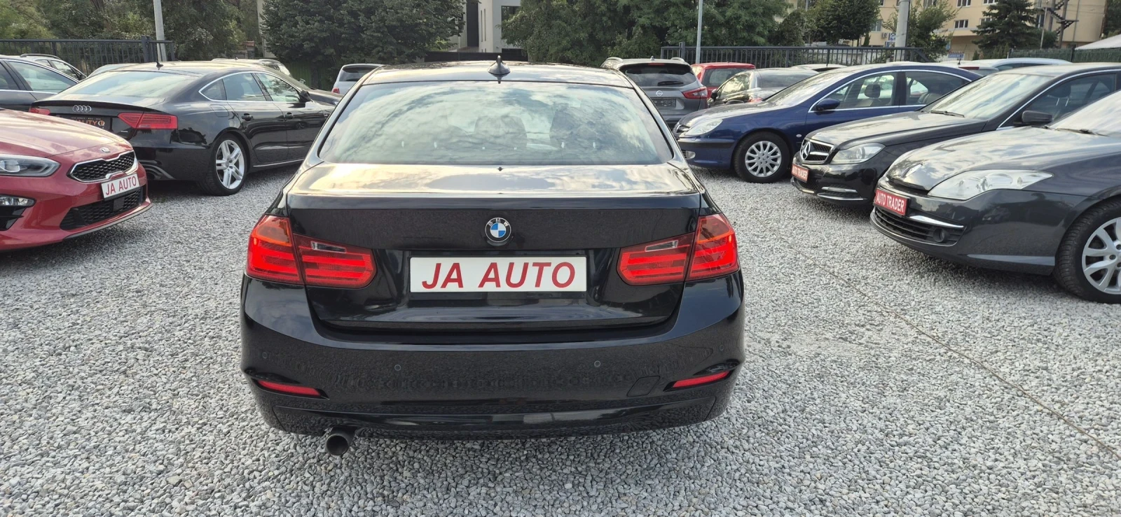 BMW 320 2.0D-184 кс. NAVY - изображение 7