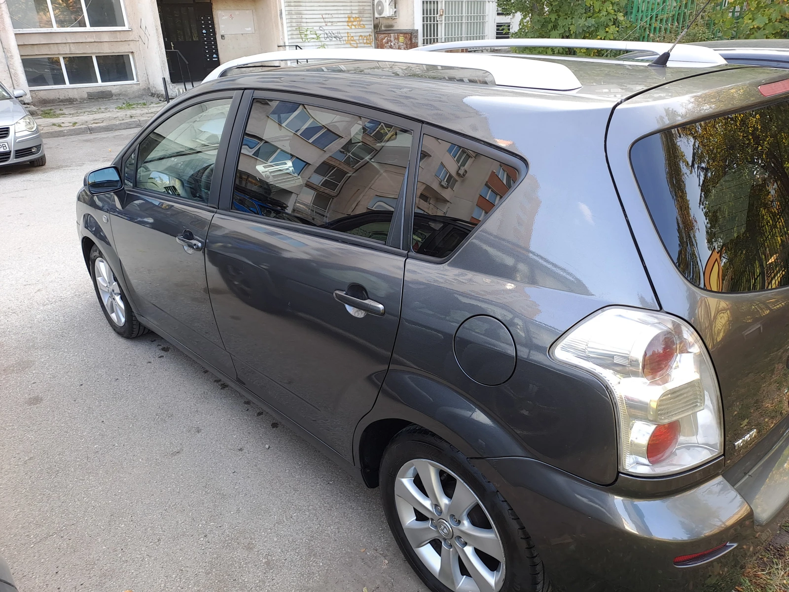 Toyota Corolla verso  - изображение 8