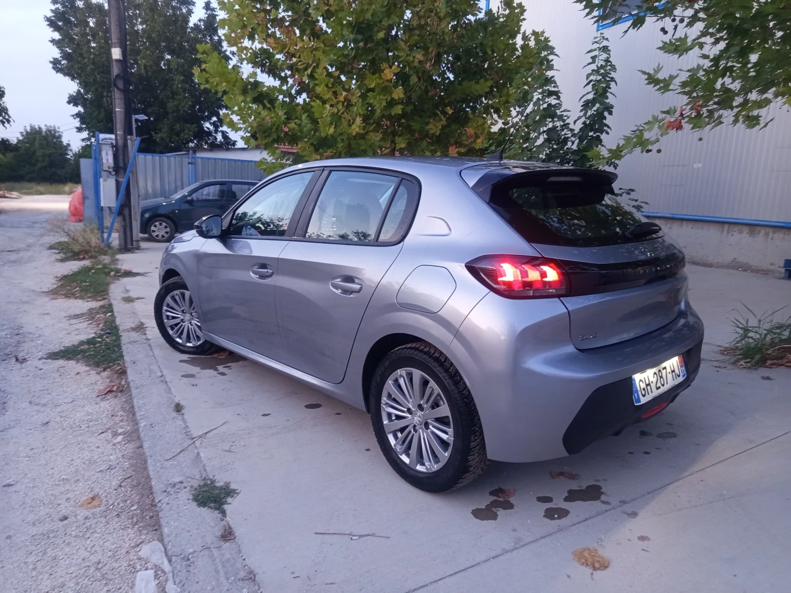 Peugeot 208 | Mobile.bg   8