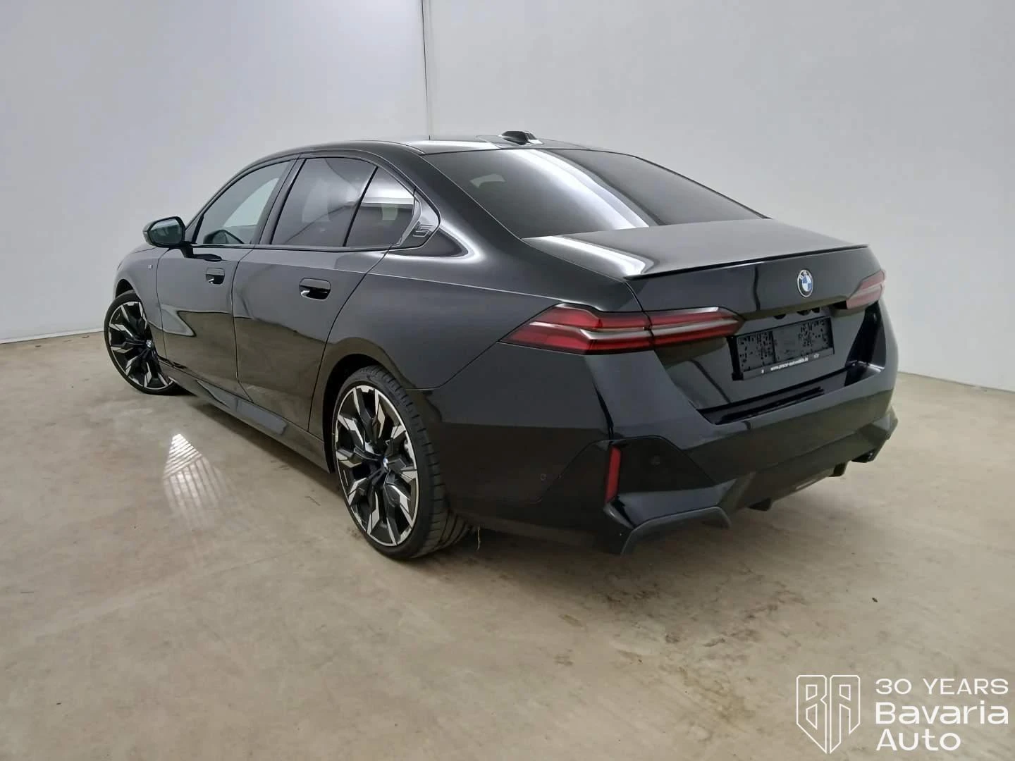 BMW 520 d xDrive M Sport Paket Steptronic - изображение 2