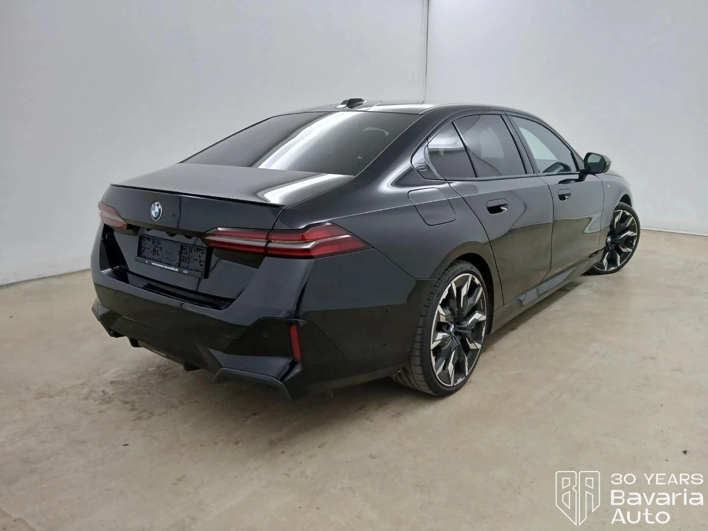 BMW 520 d xDrive M Sport Paket Steptronic - изображение 3