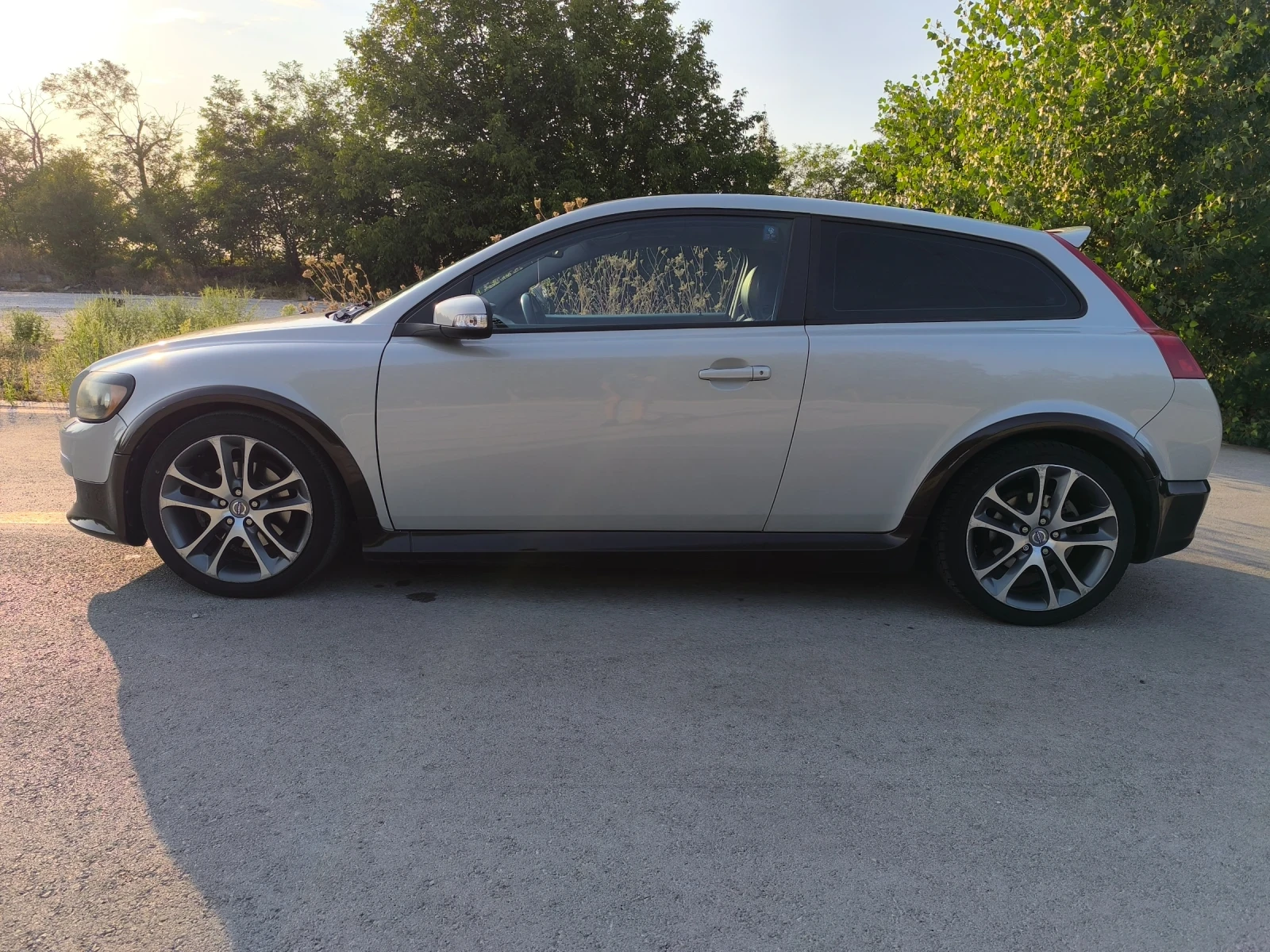 Volvo C30 D5 R-Design - изображение 6