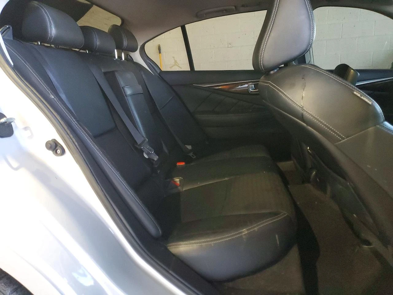 Infiniti Q50 3.0l Red Sport 400 - изображение 10