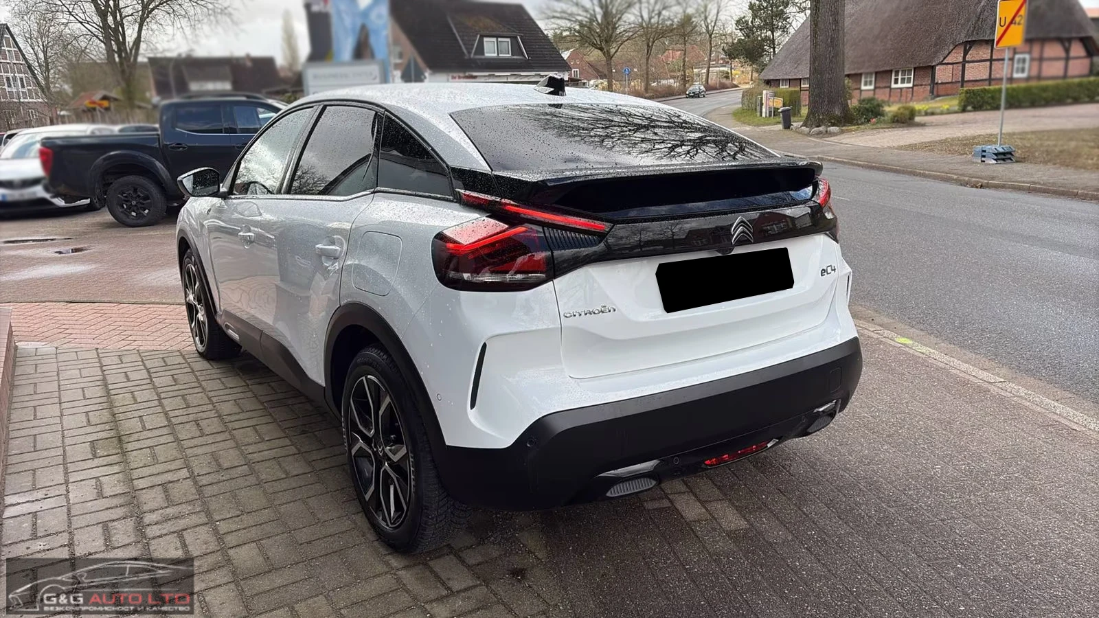 Citroen C4 e-MAX/136HP/CAM/HUD/H.PUMP/CPLAY/ACC/KLESS/138q, снимка 3 - Автомобили и джипове - 54126369