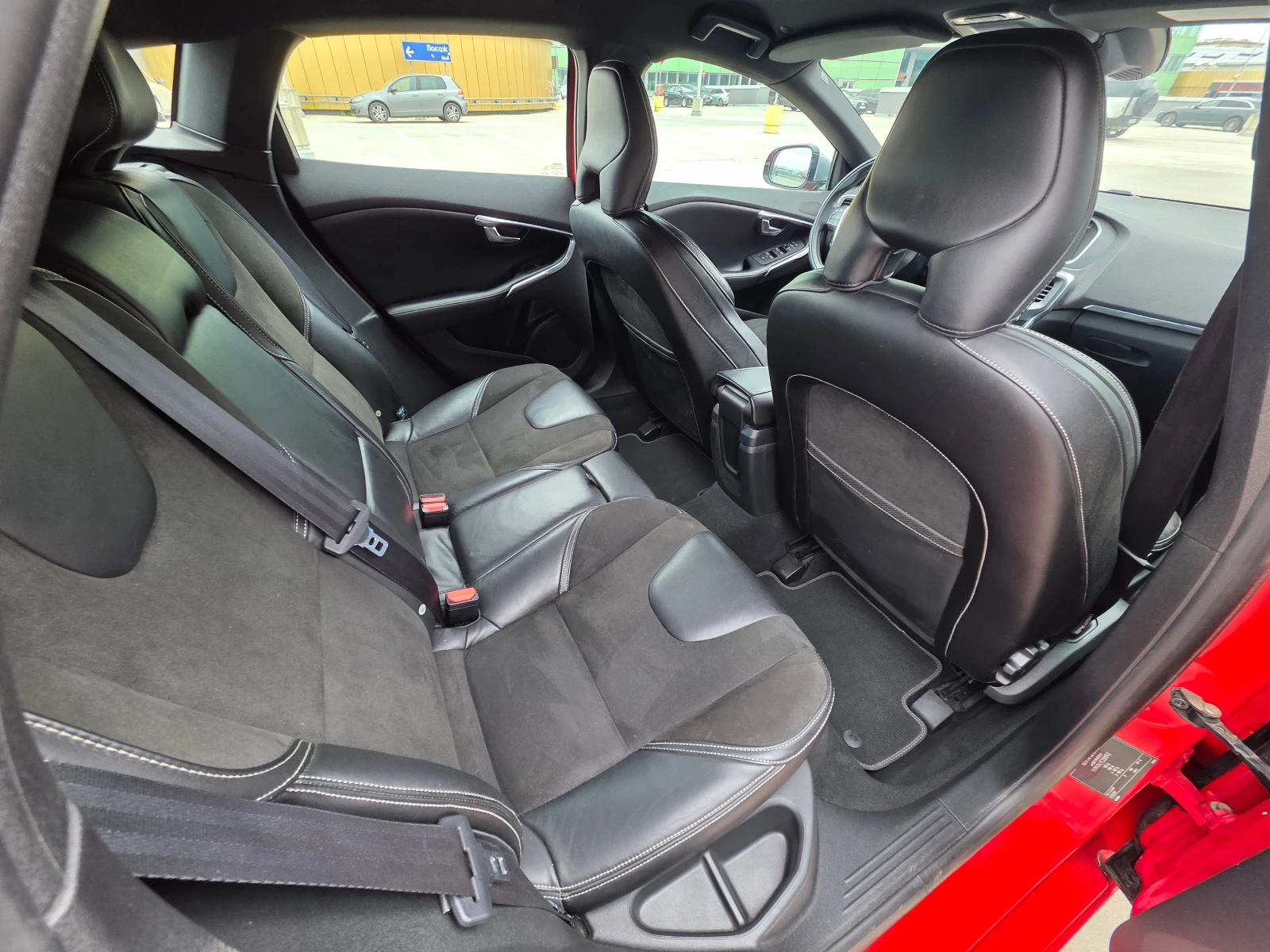 Volvo V40 R-Design-1.6 D2-115hp., снимка 12 - Автомобили и джипове - 54583524