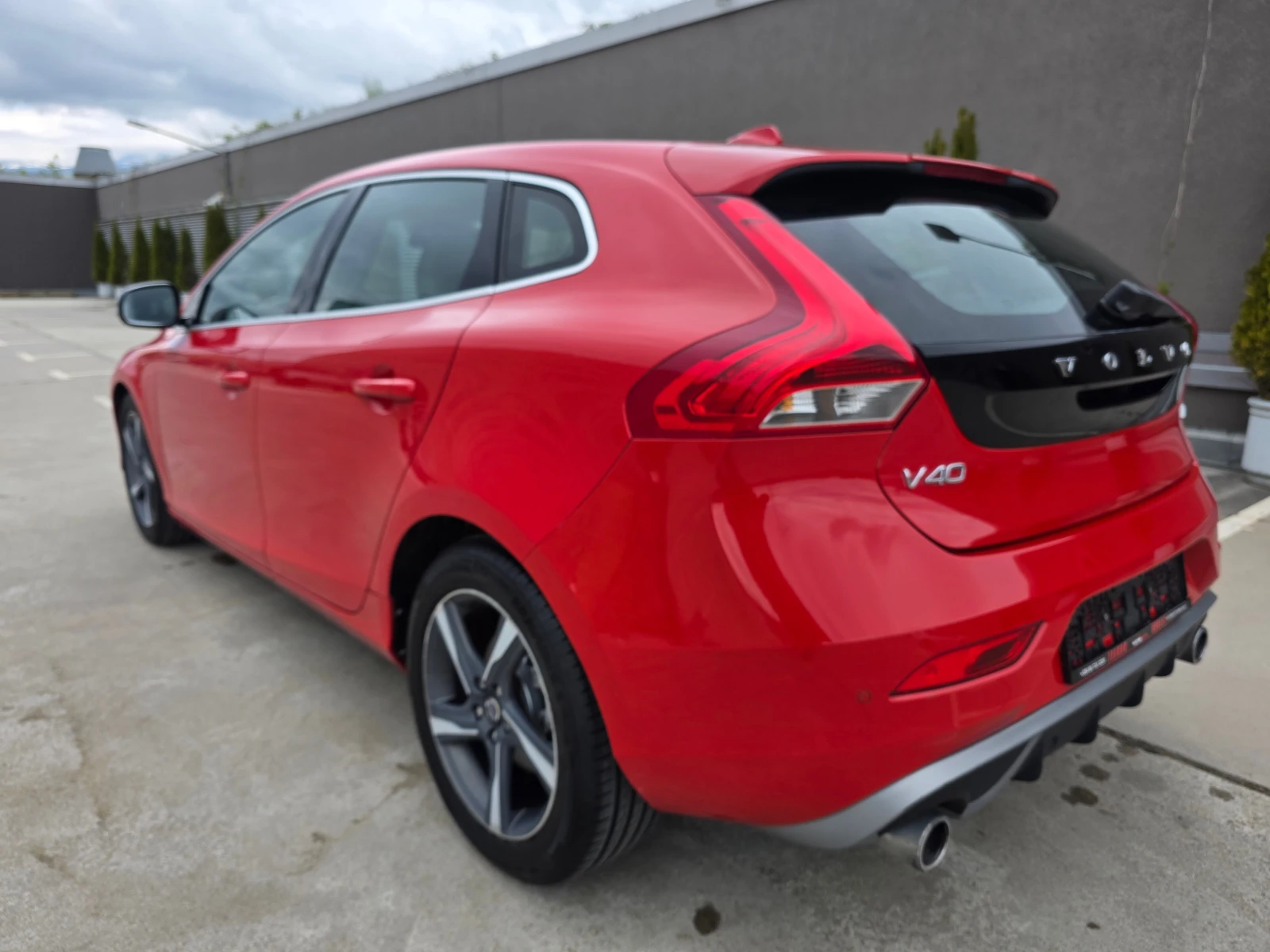 Volvo V40 R-Design-1.6 D2-115hp., снимка 7 - Автомобили и джипове - 54583524