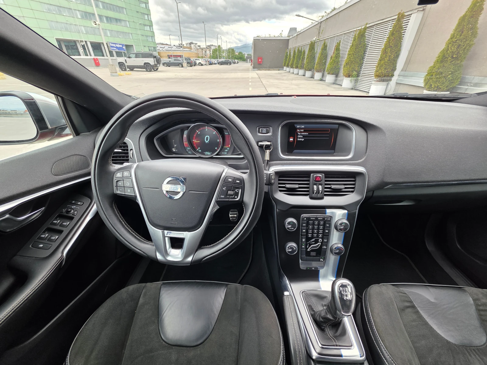 Volvo V40 R-Design-1.6 D2-115hp., снимка 16 - Автомобили и джипове - 54583524