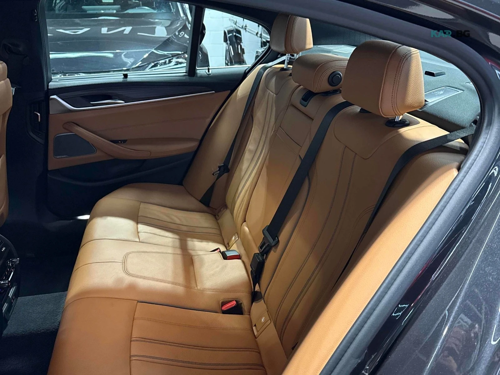 BMW 540 MPACK* AMBIENT* HEADUP* ВАКУМ* ASSISTANT, снимка 13 - Автомобили и джипове - 54867046