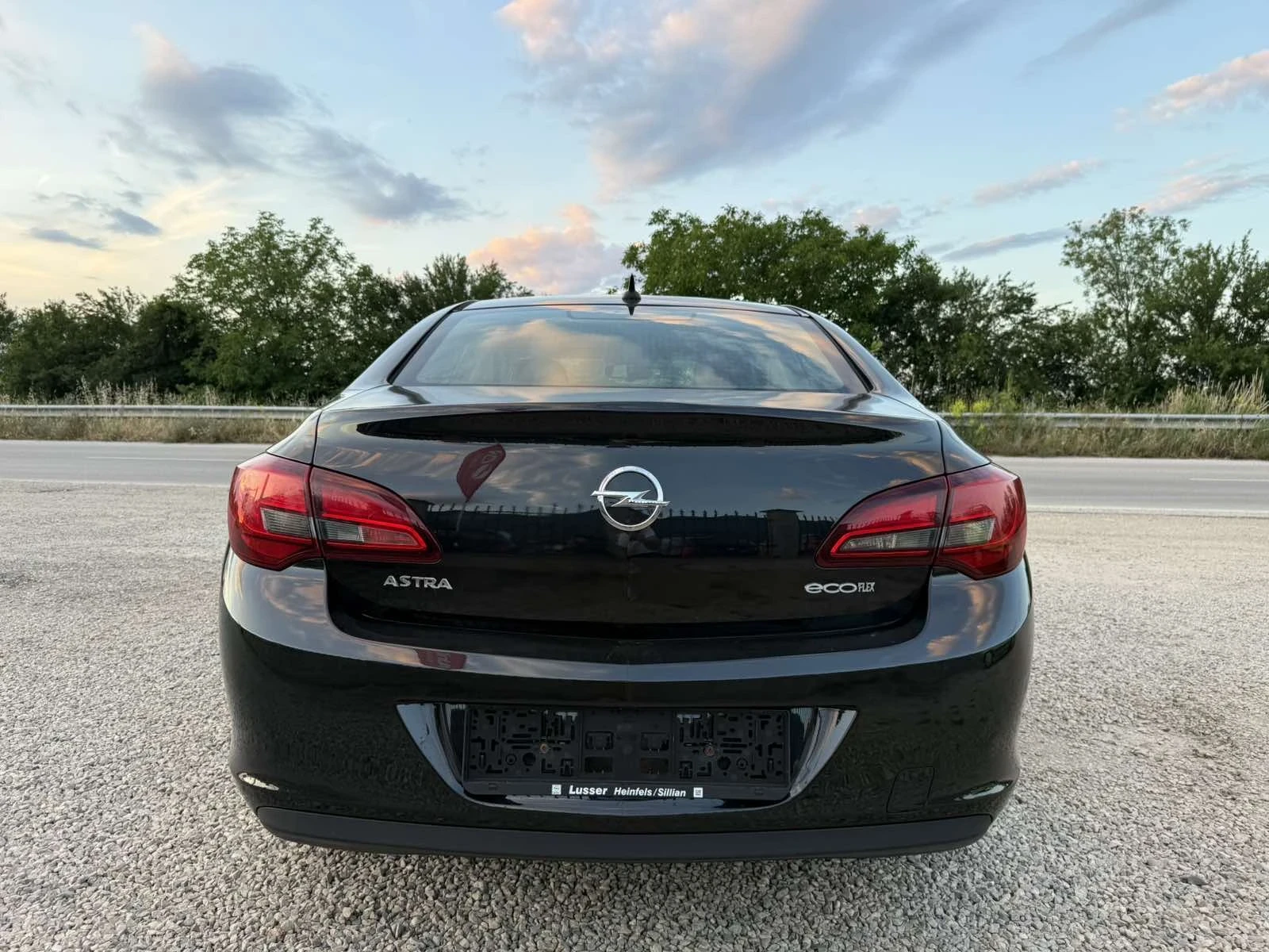 Opel Astra 1.7 CDTI СЕДАН ЕВРО 5, снимка 7 - Автомобили и джипове - 54963095