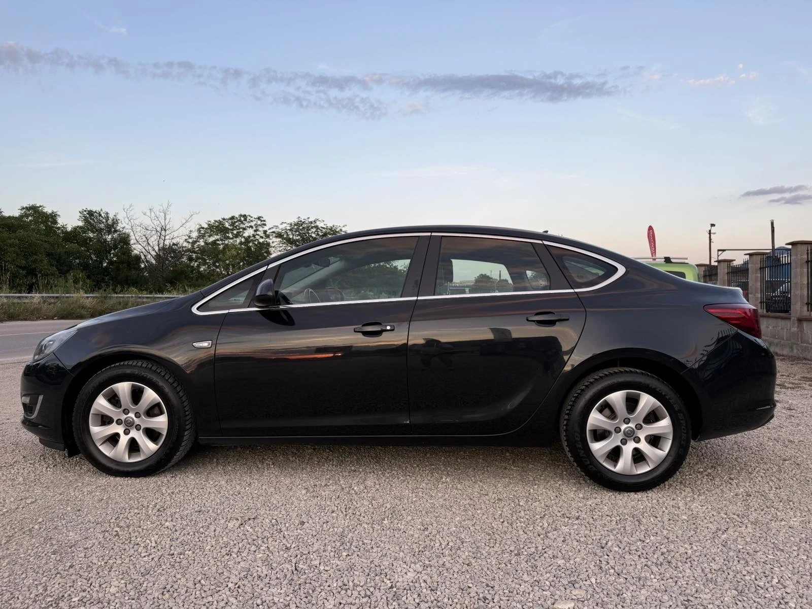 Opel Astra 1.7 CDTI СЕДАН ЕВРО 5, снимка 8 - Автомобили и джипове - 54963095