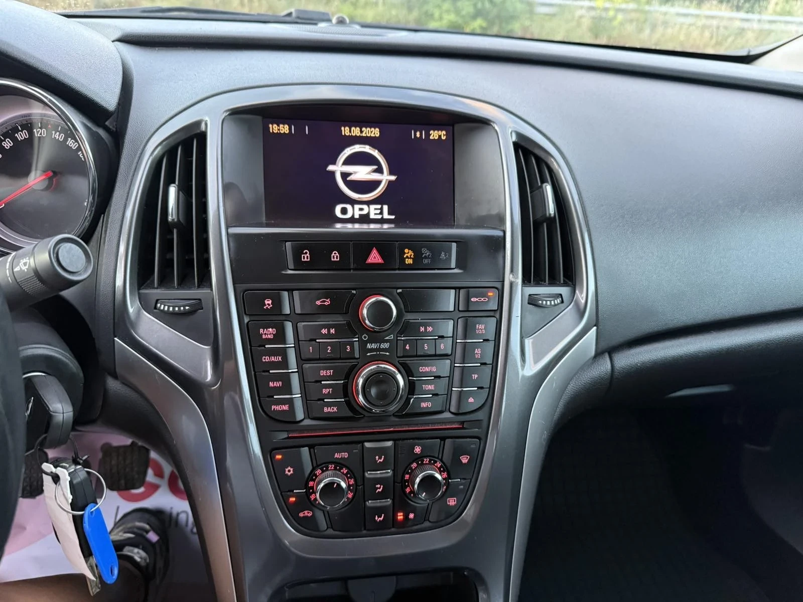 Opel Astra 1.7 CDTI СЕДАН ЕВРО 5, снимка 16 - Автомобили и джипове - 54963095