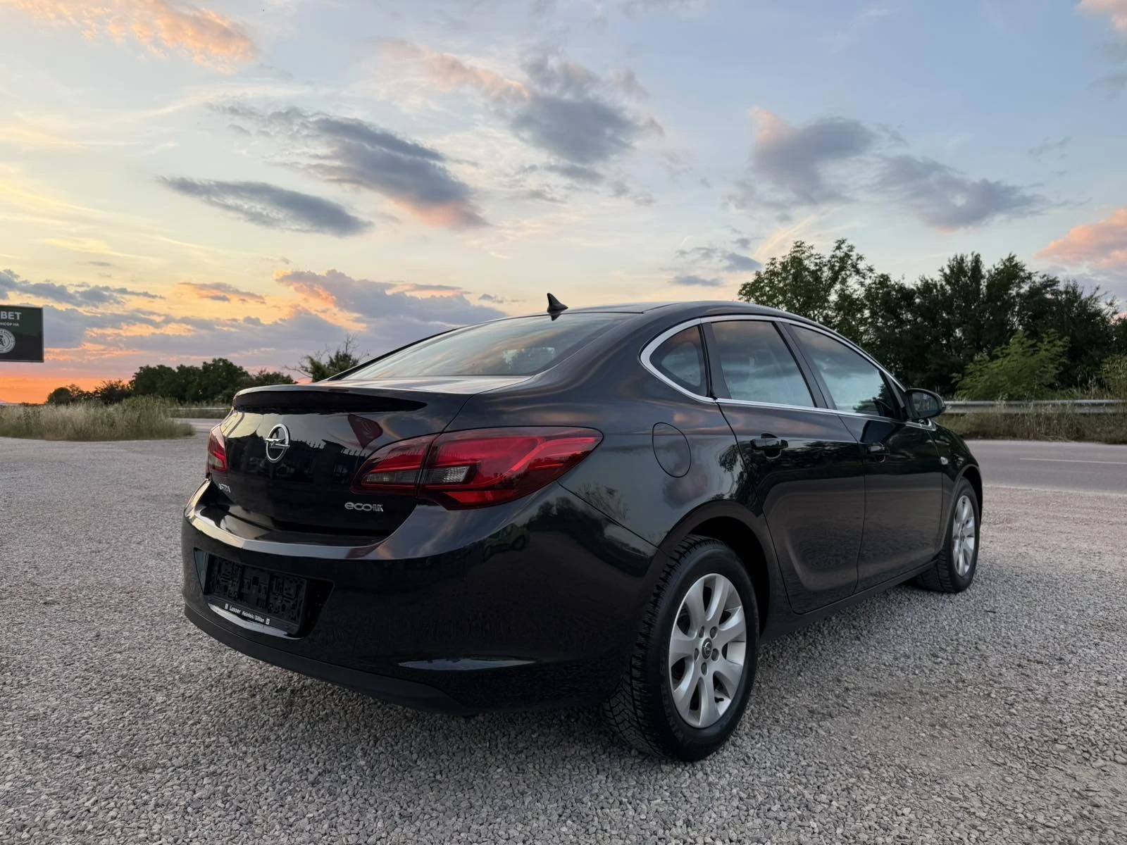 Opel Astra 1.7 CDTI СЕДАН ЕВРО 5, снимка 5 - Автомобили и джипове - 54963095