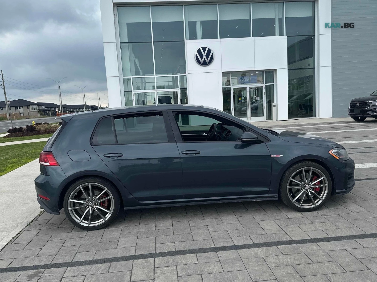 VW Golf GTI Manual Автокредит Цена до България, снимка 2 - Автомобили и джипове - 55059656