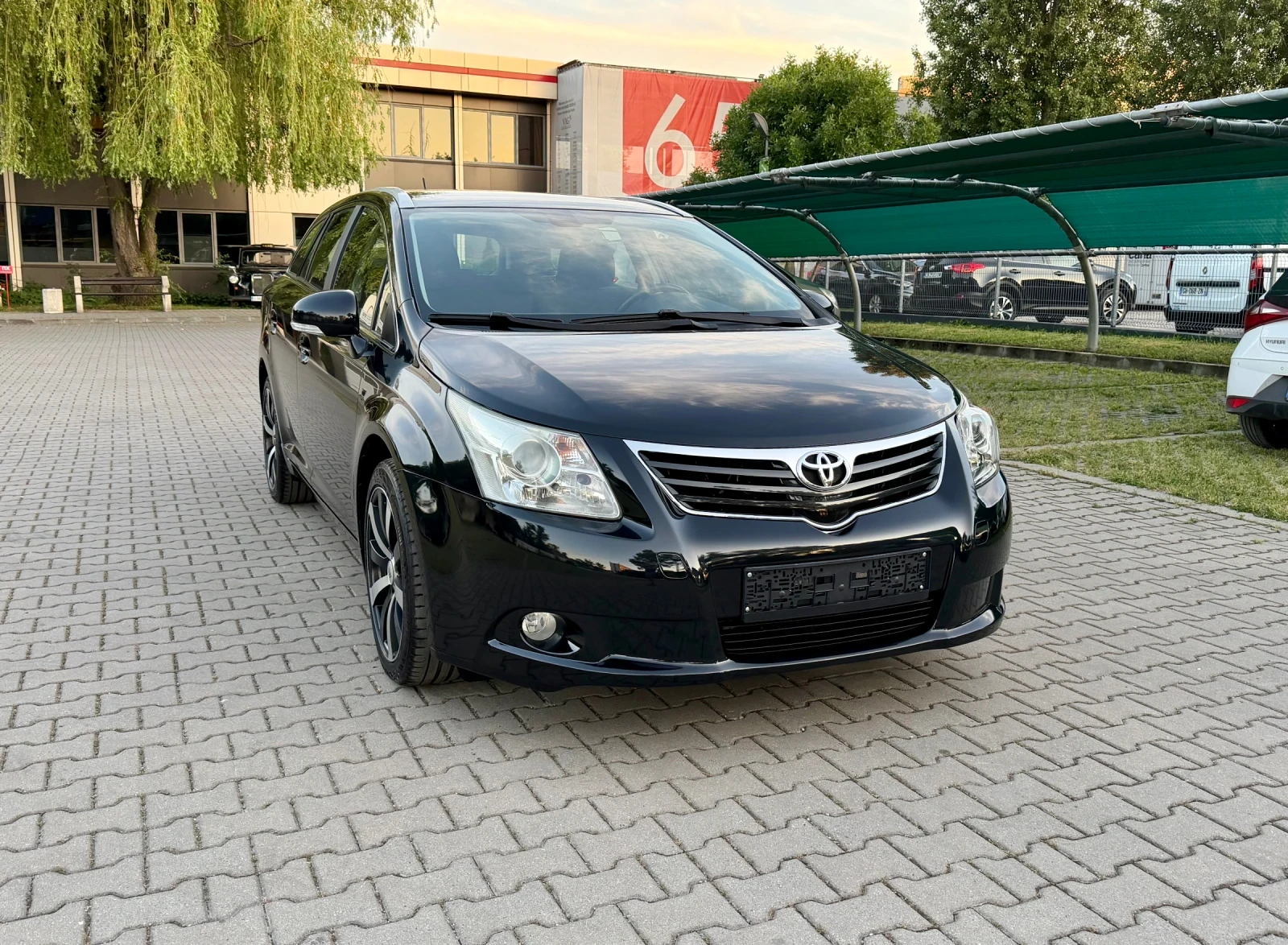 Toyota Avensis 2.0i   ТОП СЪСТОЯНИЕ !!!  , снимка 7 - Автомобили и джипове - 55254538