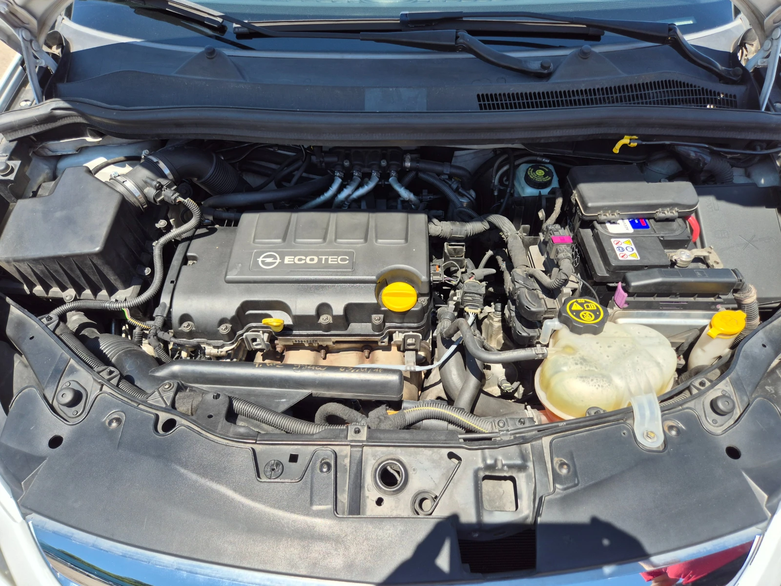Opel Corsa 1.2i-ГАЗ-Италия, снимка 13 - Автомобили и джипове - 55422275