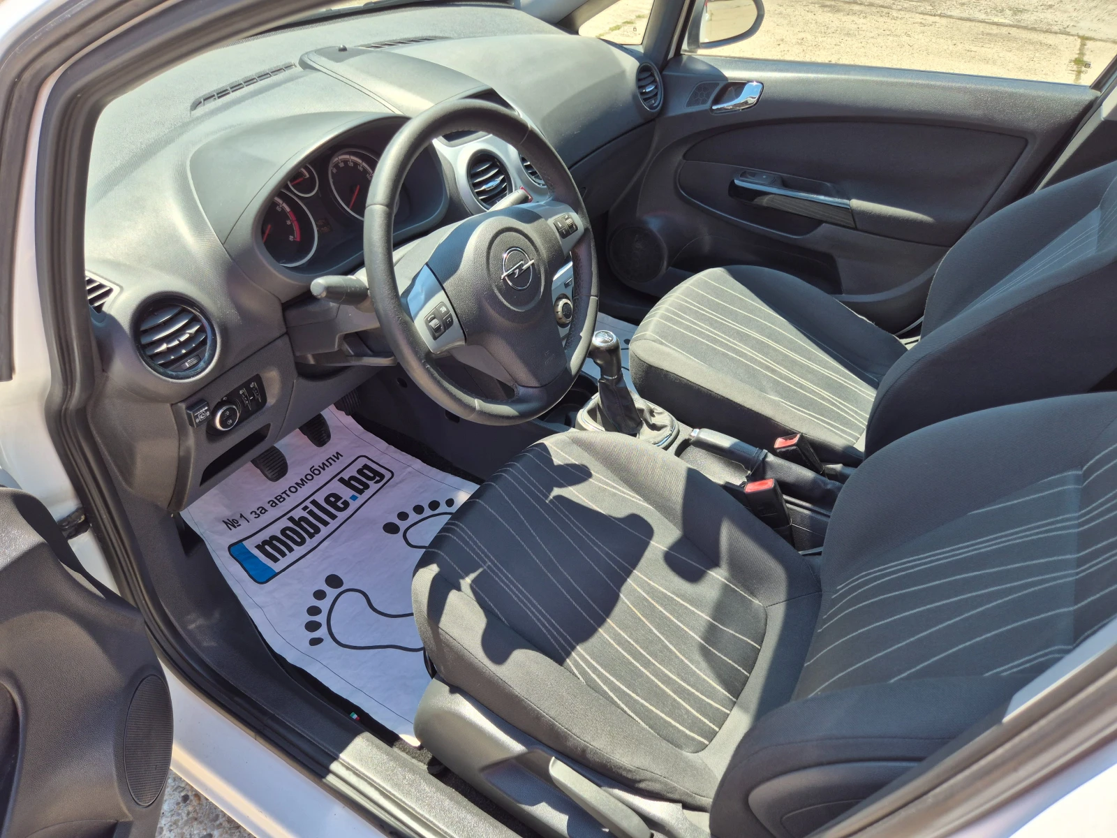 Opel Corsa 1.2i-ГАЗ-Италия, снимка 5 - Автомобили и джипове - 55422275