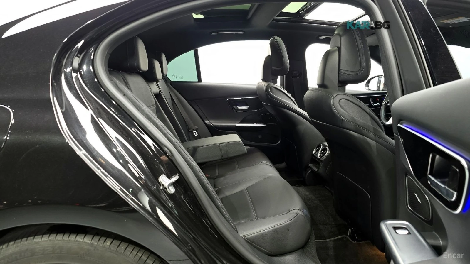 Mercedes-Benz C 300 4MATIC* AVANTGARDE* ОБДУХВ* ПАНО* НАВИ* LANE ASS, снимка 12 - Автомобили и джипове - 55722386