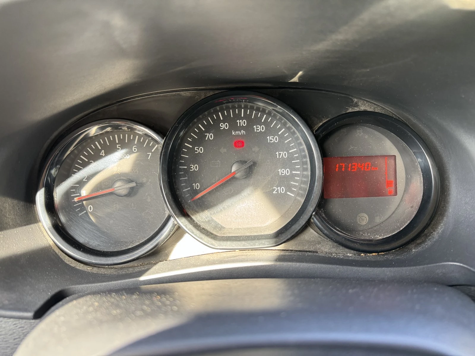 Dacia Dokker, снимка 14 - Автомобили и джипове - 56082613