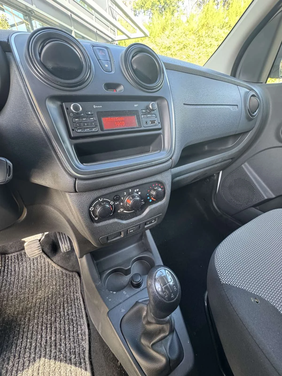Dacia Dokker, снимка 13 - Автомобили и джипове - 56082613