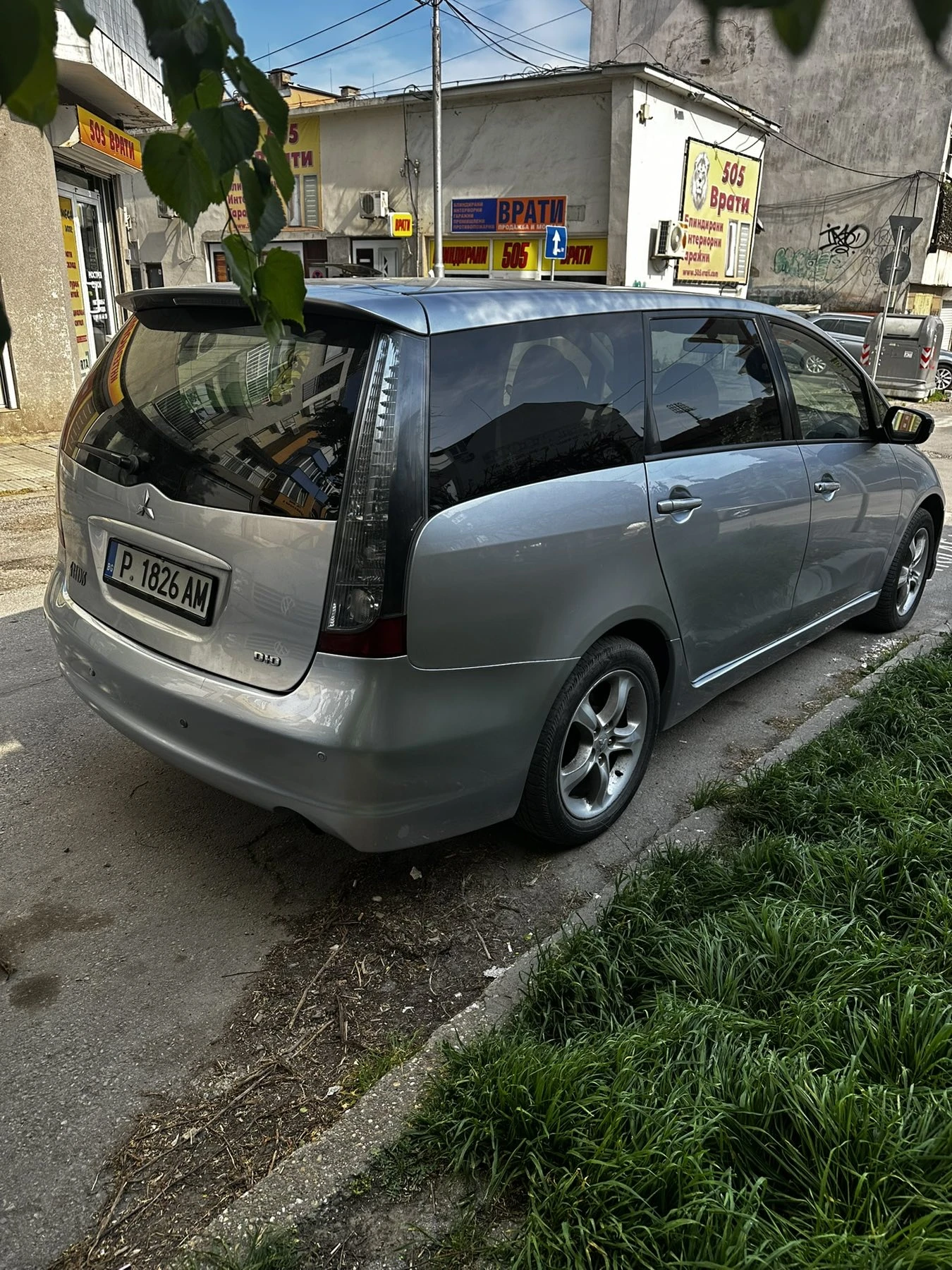 Mitsubishi Grandis Instyle 2.0d, снимка 3 - Автомобили и джипове - 56211160