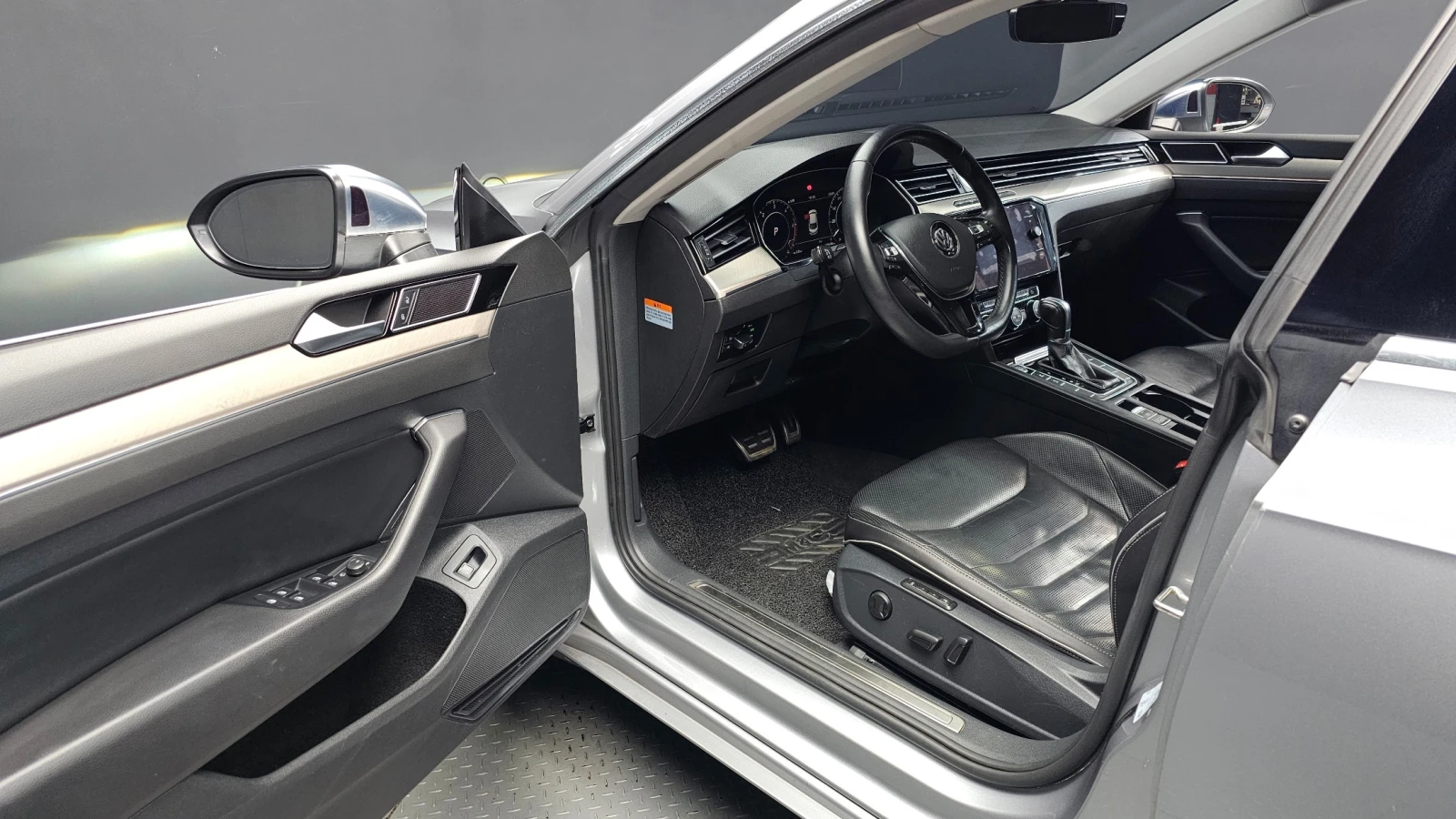 VW Arteon 2.0 TDI Premium , снимка 9 - Автомобили и джипове - 56305106