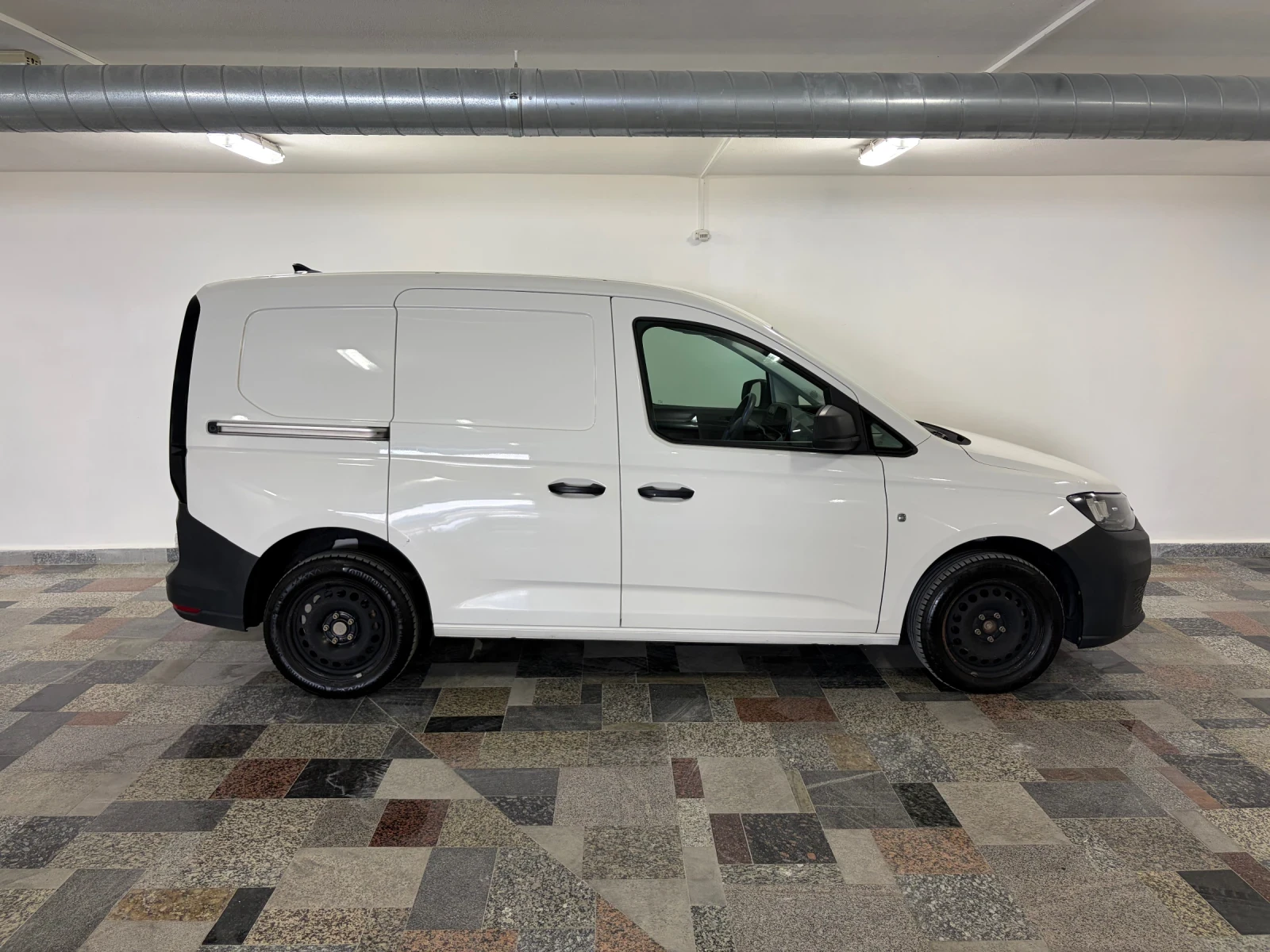 VW Caddy 2.0 TDI товарен 2023г, снимка 6 - Автомобили и джипове - 56324167