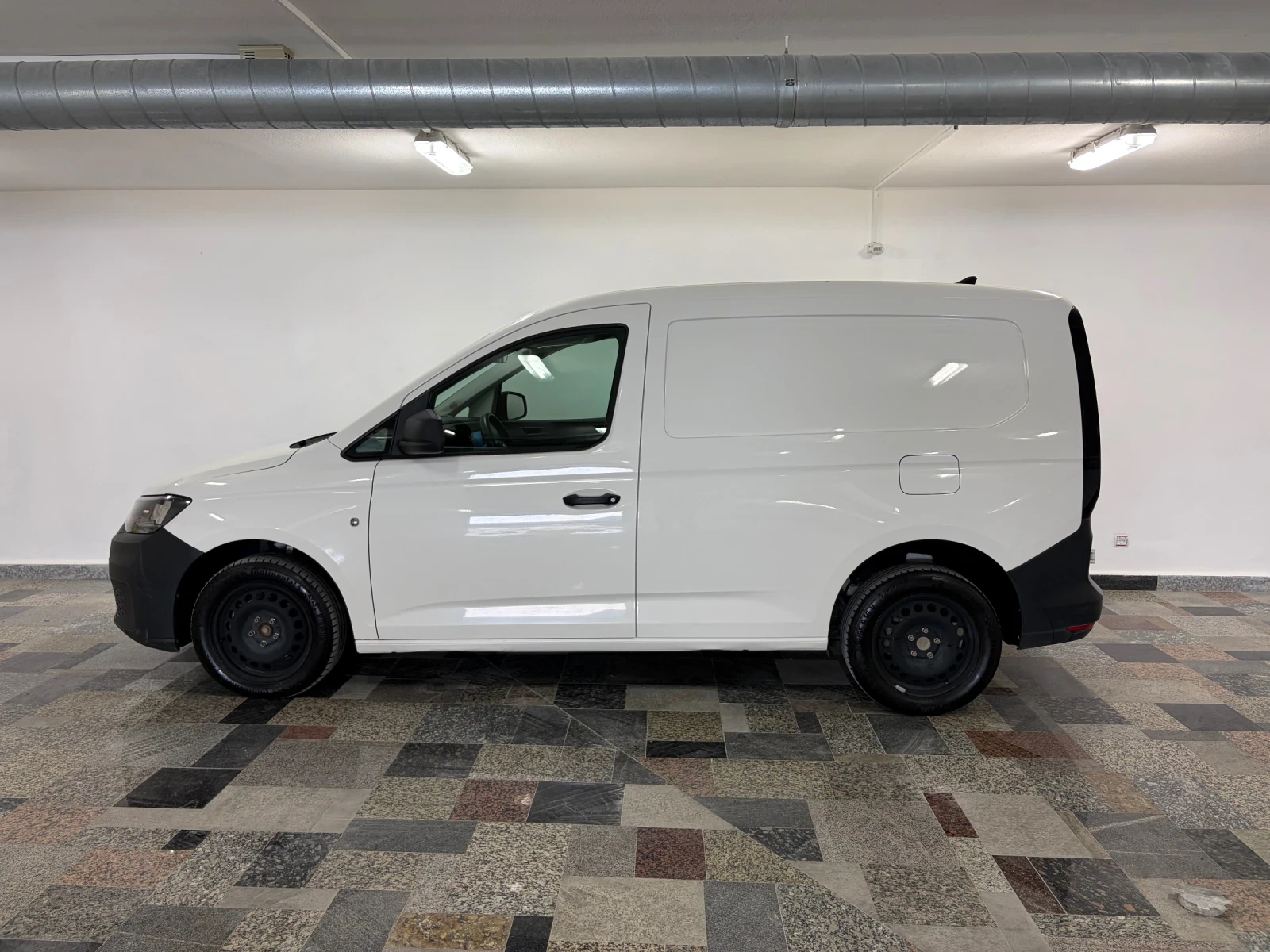 VW Caddy 2.0 TDI товарен 2023г, снимка 3 - Автомобили и джипове - 56324167