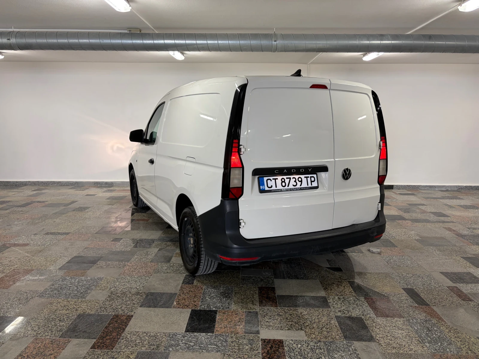 VW Caddy 2.0 TDI товарен 2023г, снимка 4 - Автомобили и джипове - 56324167