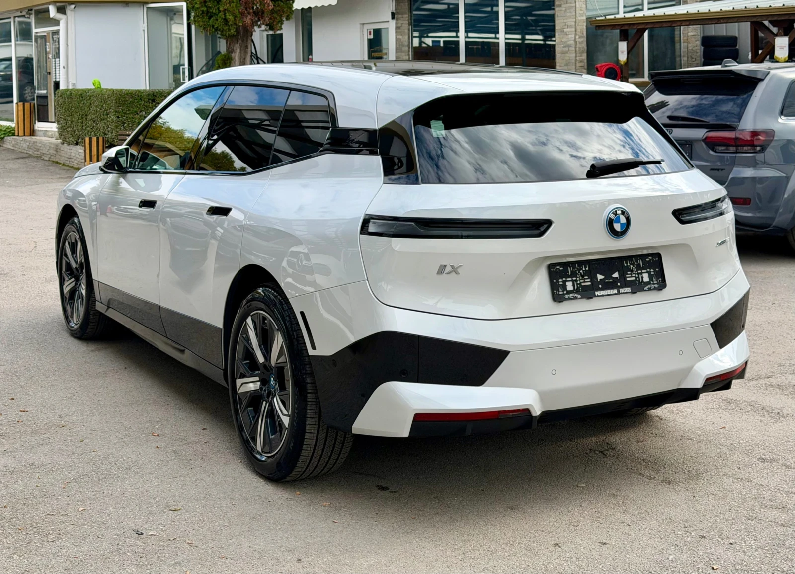 BMW iX 50 xDrive, снимка 7 - Автомобили и джипове - 56610195