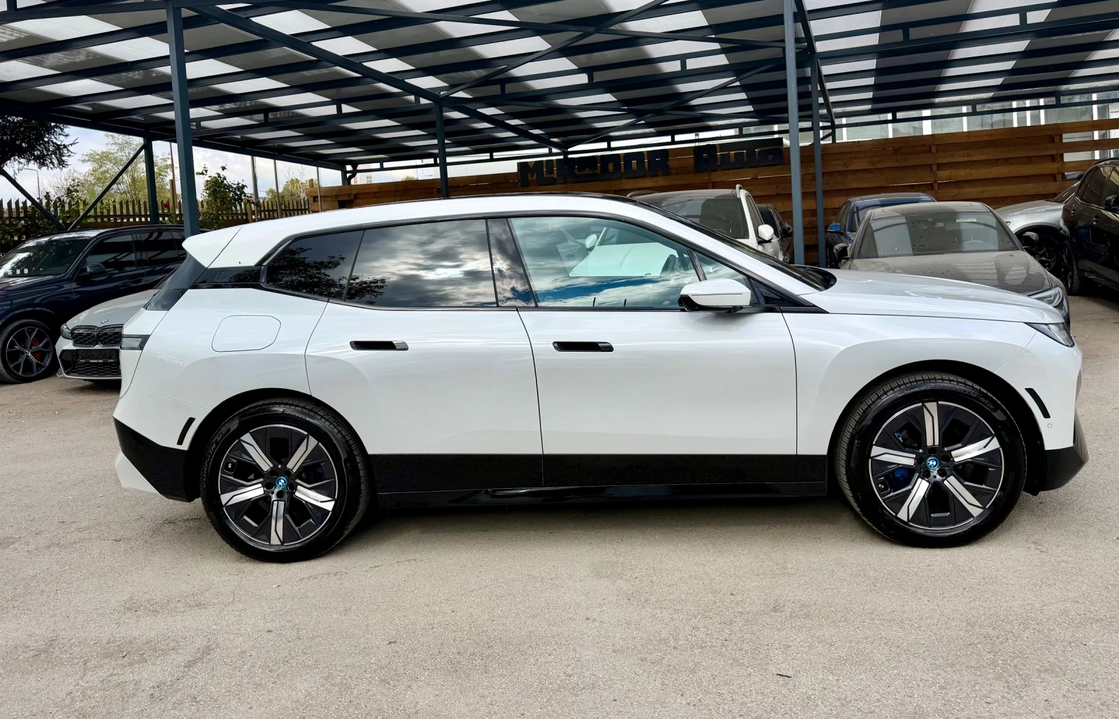 BMW iX 50 xDrive, снимка 4 - Автомобили и джипове - 56610195