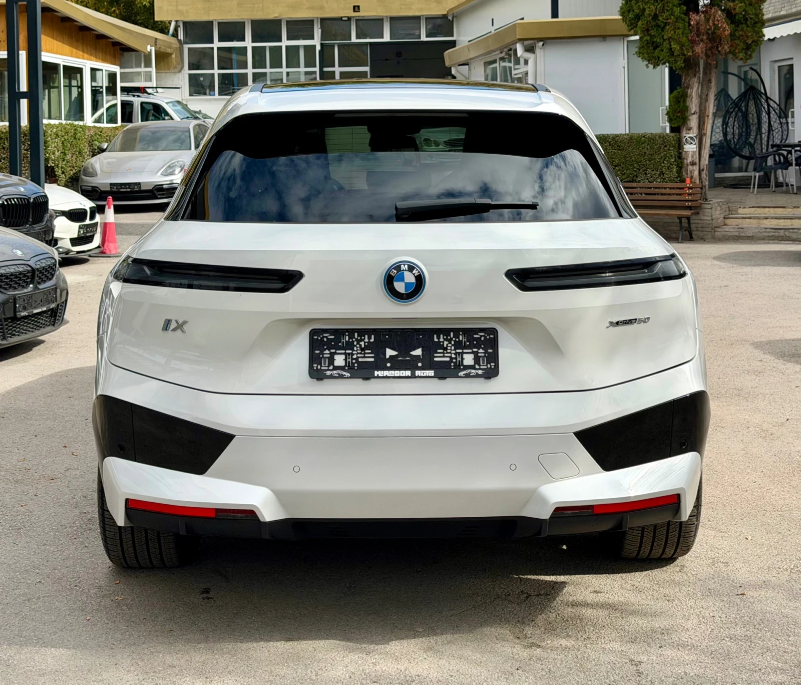 BMW iX 50 xDrive, снимка 6 - Автомобили и джипове - 56610195