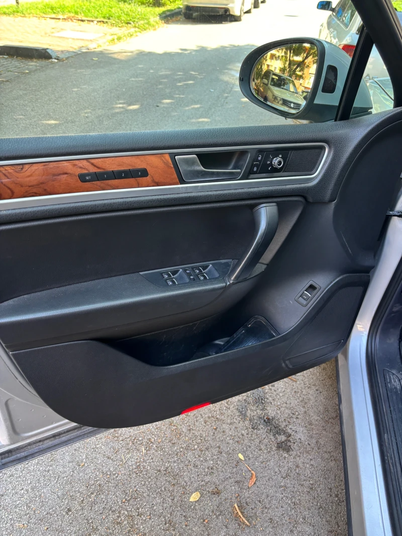 VW Touareg, снимка 11 - Автомобили и джипове - 52004809