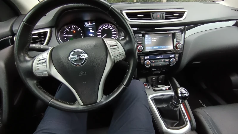 Nissan Qashqai 1.6 dCi Tekna 4x4 131hp, снимка 4 - Автомобили и джипове - 52658035