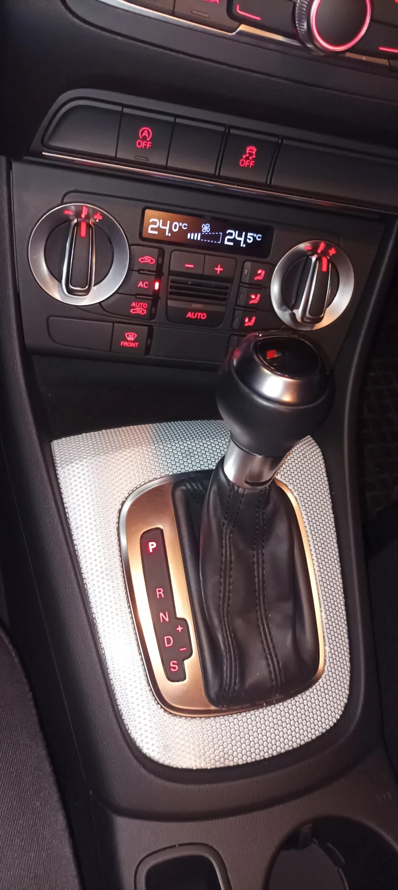 Audi Q3, снимка 3 - Автомобили и джипове - 52724293