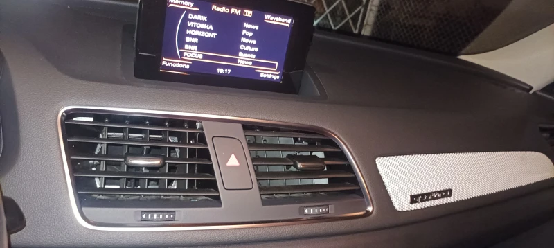 Audi Q3, снимка 4 - Автомобили и джипове - 52724293