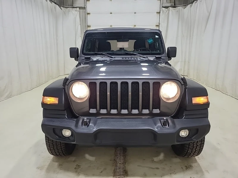 Jeep Wrangler 2021 UNLIMITED SPORT * CARFAX * БЕЗ ПЪРВОНАЧАЛНА, снимка 2 - Автомобили и джипове - 52831568