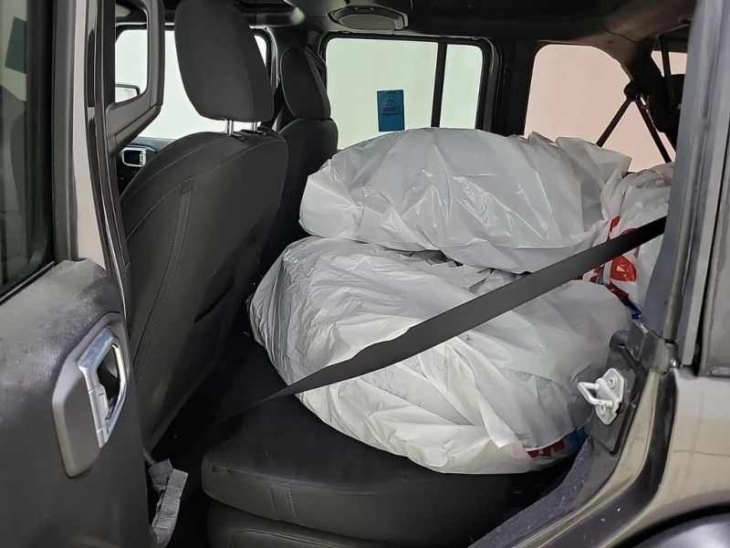 Jeep Wrangler 2021 UNLIMITED SPORT * CARFAX * БЕЗ ПЪРВОНАЧАЛНА, снимка 12 - Автомобили и джипове - 52831568