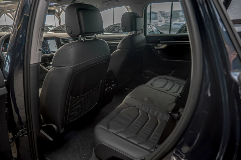 VW Touareg 3.0TDI/4Motion/Virtual/Камера/ACC/Lane Assist/Trai, снимка 8 - Автомобили и джипове - 53394241