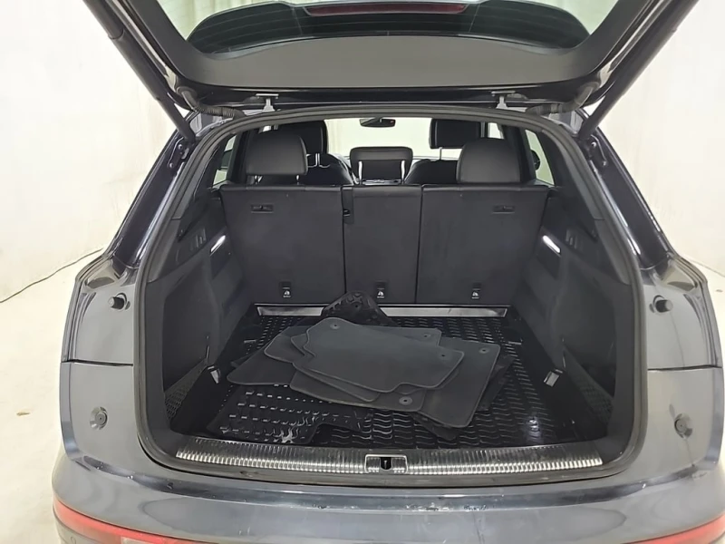 Audi Q5 * PROGRESSIV /КАМЕРА/KEYLESS/ПОДГРЕВИ, снимка 17 - Автомобили и джипове - 53454410