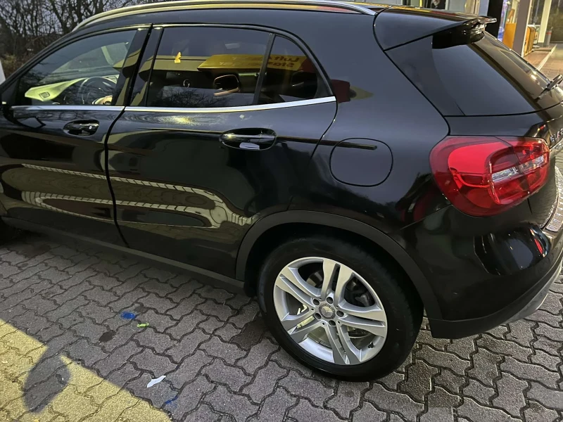 Mercedes-Benz GLA 200, снимка 3 - Автомобили и джипове - 53534744