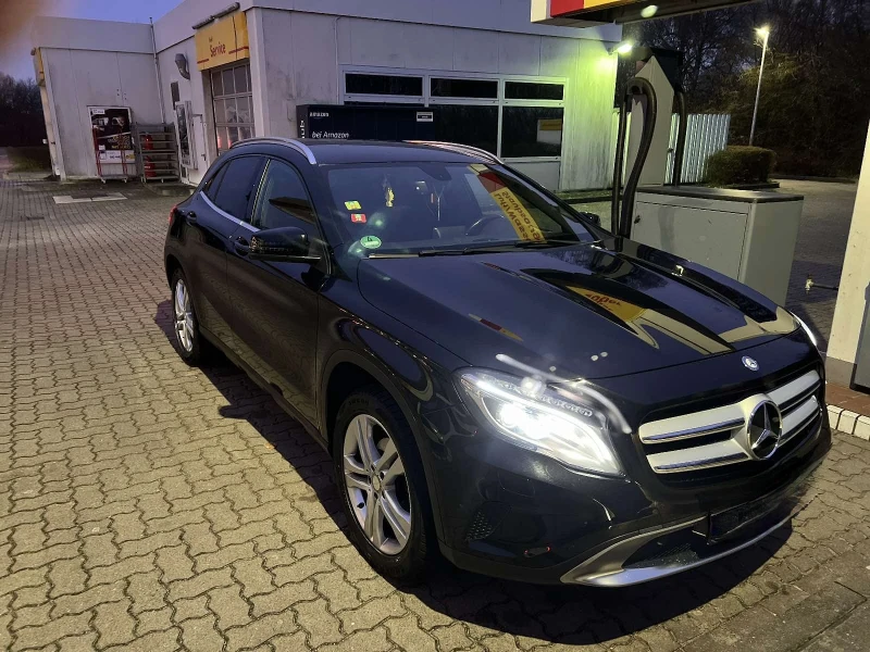 Mercedes-Benz GLA 200, снимка 11 - Автомобили и джипове - 53534744