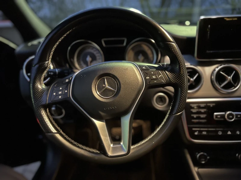 Mercedes-Benz GLA 200, снимка 9 - Автомобили и джипове - 53534744