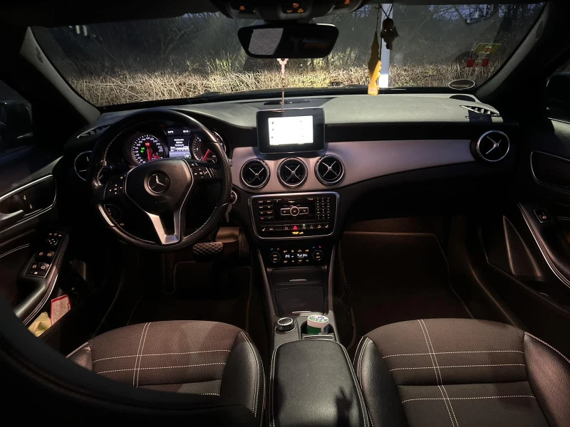 Mercedes-Benz GLA 200, снимка 10 - Автомобили и джипове - 53534744
