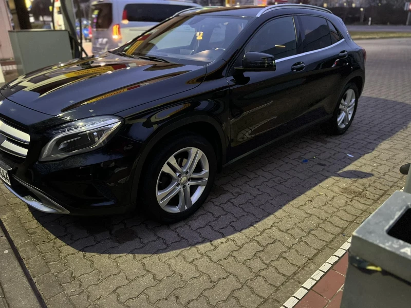 Mercedes-Benz GLA 200, снимка 2 - Автомобили и джипове - 53534744