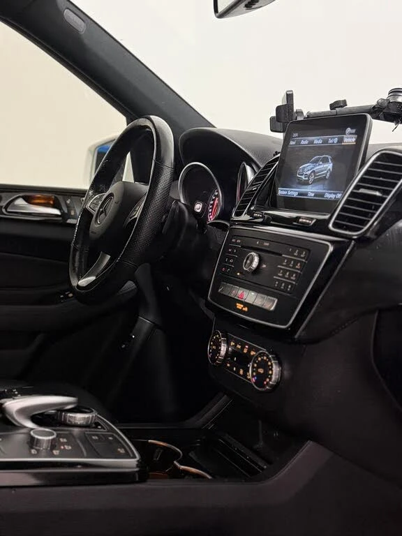Mercedes-Benz GLE 400 4MATIC* 360* PANO* ФИКСИРАНА ЦЕНА* , снимка 10 - Автомобили и джипове - 54932395