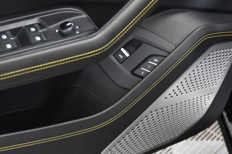 Lamborghini Urus 4.0 V8 Carbon Paket TV, снимка 11 - Автомобили и джипове - 55644471