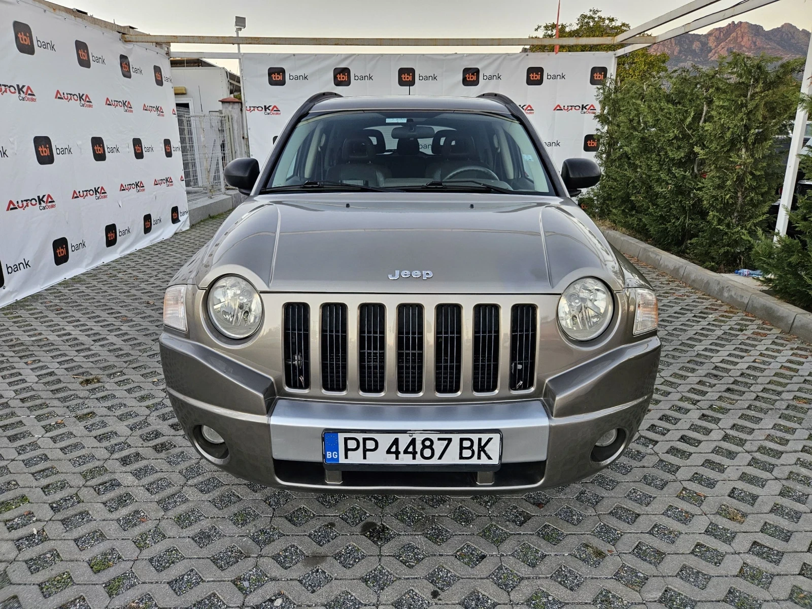 Jeep Compass 2.0CRD-140кс= 4x4= 6СКОРОСТИ= НАВИ= ПОДГРЕВ - [1] 